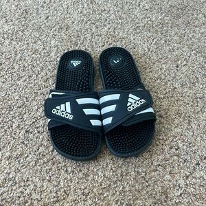 Women’s Adidas slides